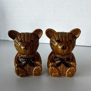 Vintage Brown Bear Salt and Pepper Shakers Taiwan 3”